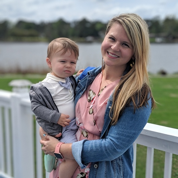 🍦🐱Meet Your Posher🏵🐝 - Picture 1 of 3